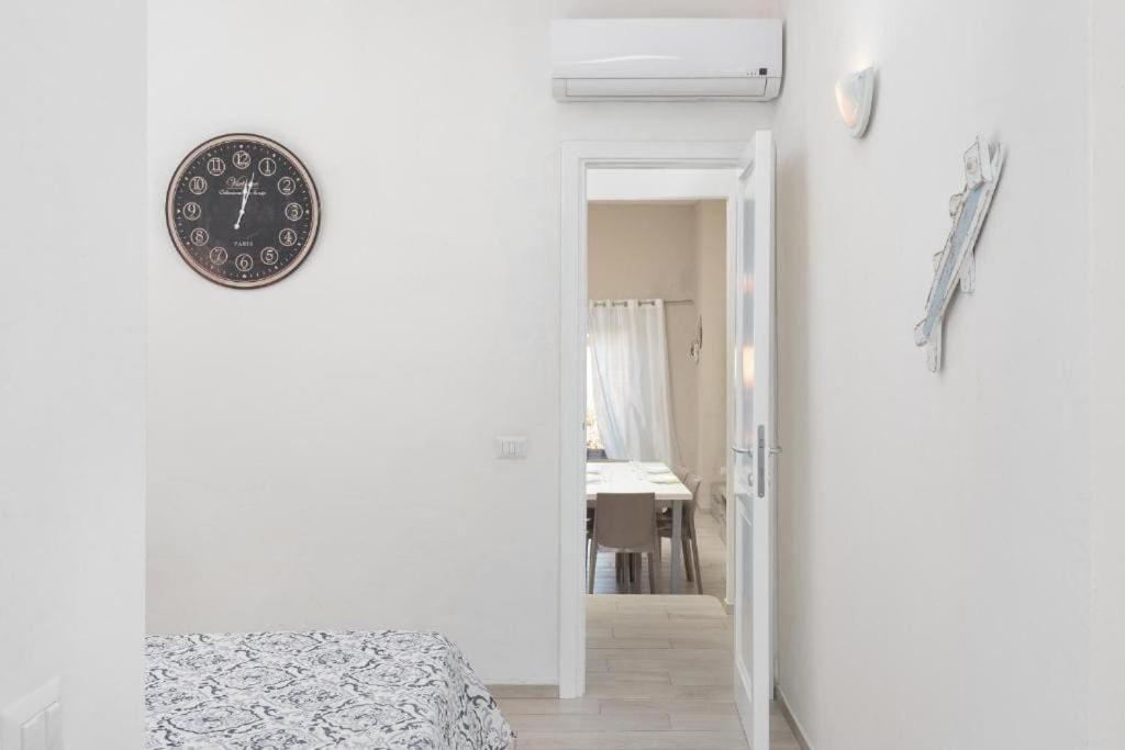 Bellissimo Appartamento Con Veranda Privata Al Centro Di Porto Rotondo Kültér fotó