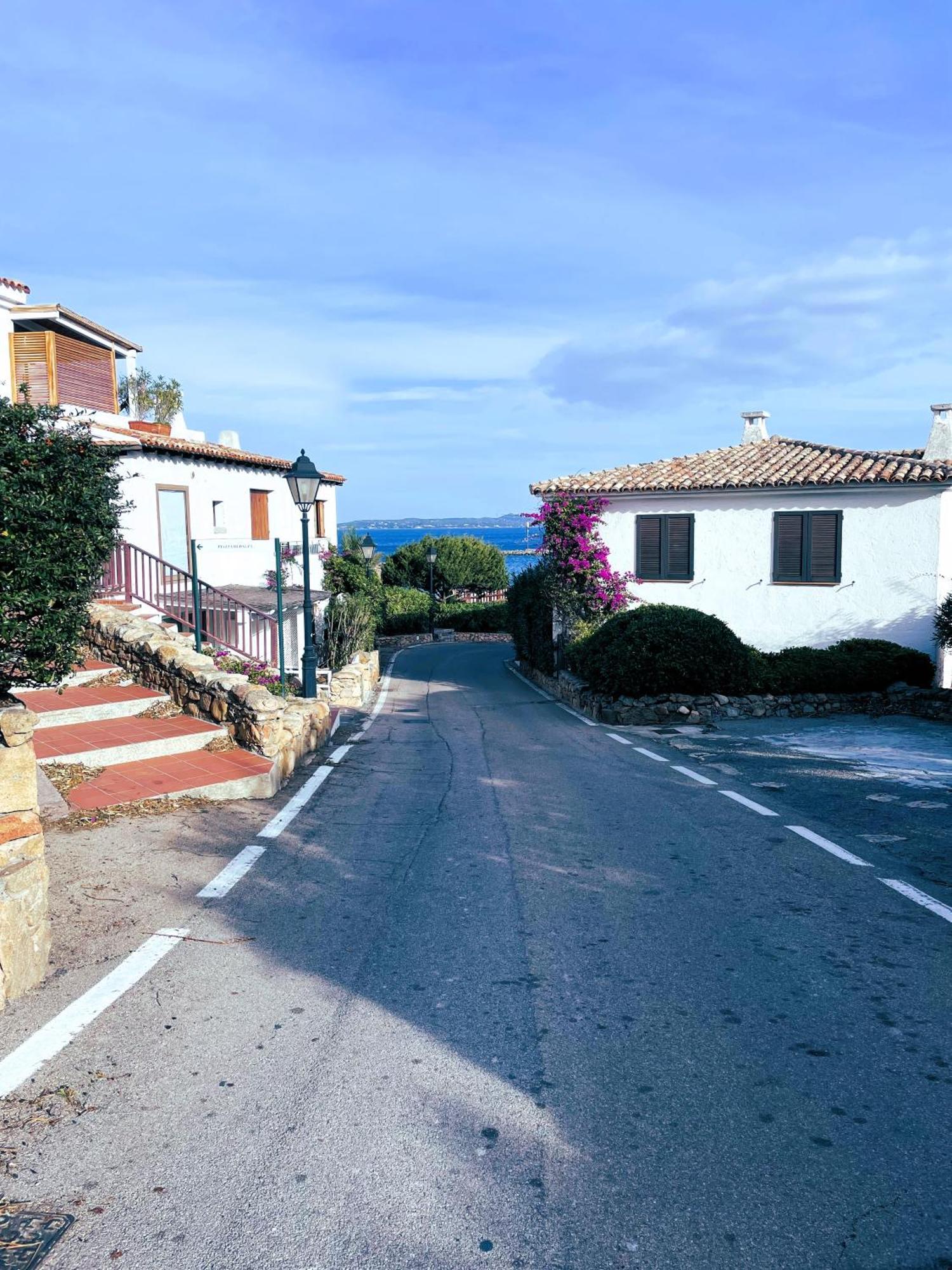 Bellissimo Appartamento Con Veranda Privata Al Centro Di Porto Rotondo Kültér fotó